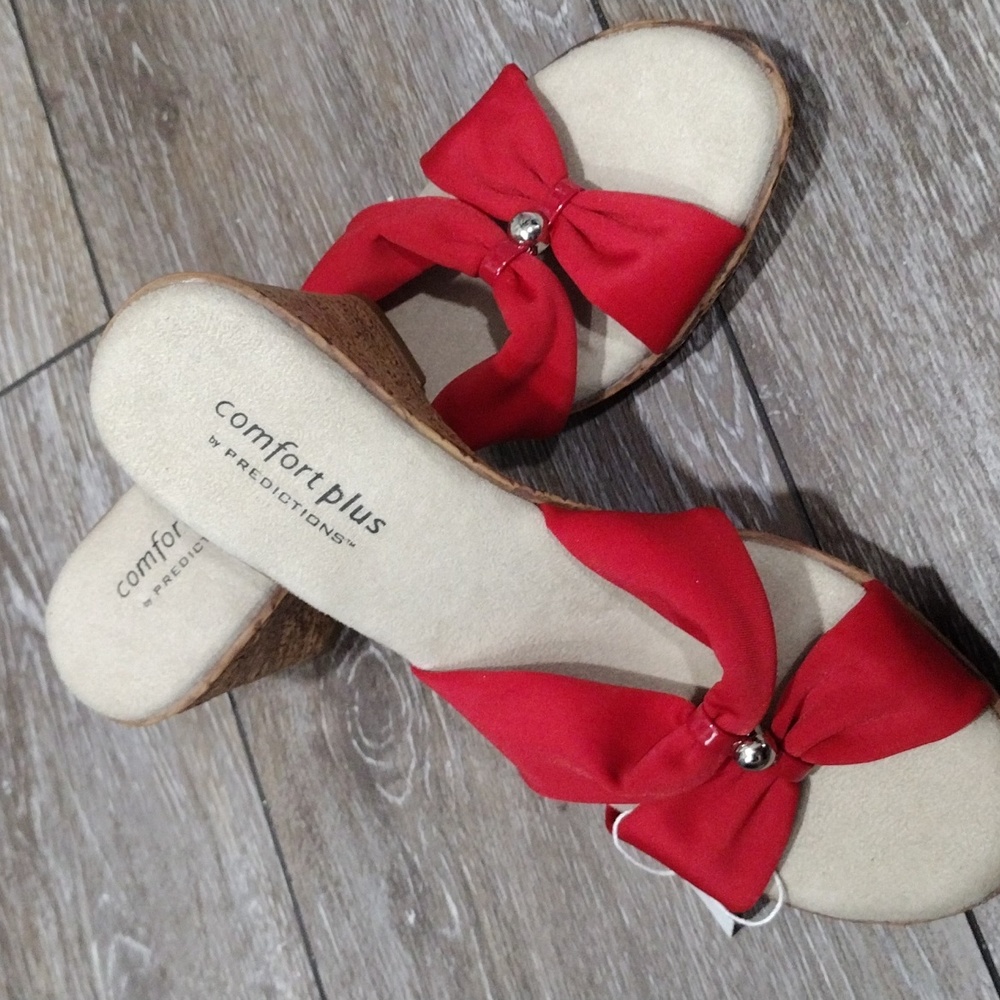 Predictions Comfort Plus red fabric wedge sandals. NWT. Size 6.5